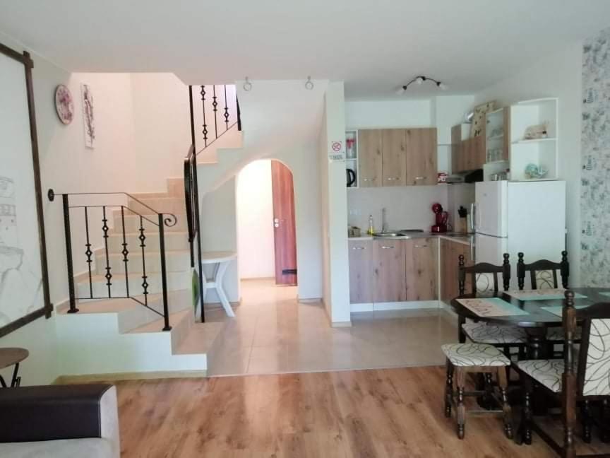 Byala-Apartment-Valmira Byala  Eksteriør billede